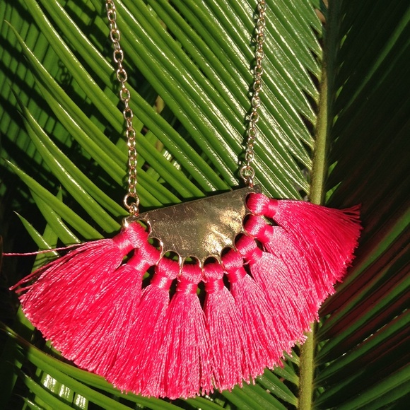 Tassel Statement Necklace NEW - Picture 3 of 5